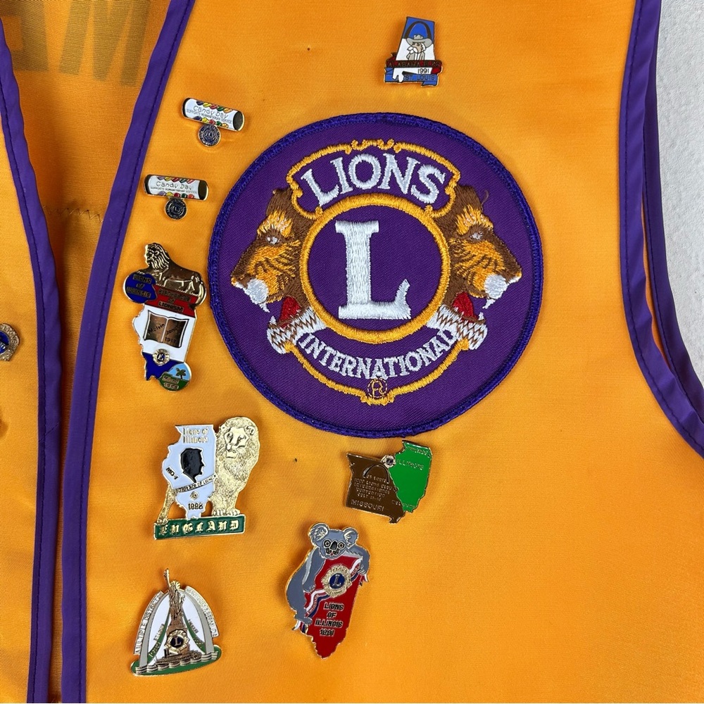 Lions Club International Vest with Pins Men’s Size XL - Picture 6 of 8